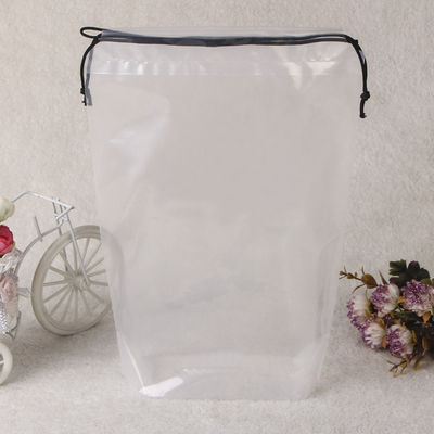 Confezione di abbigliamento personalizzato con borsa in PE a corda e tasca in plastica trasparente