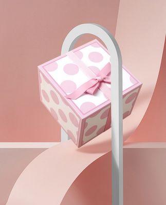 Scatola regalo a forma di quadrato di lusso con copertina di caramelle e stampa di fiori